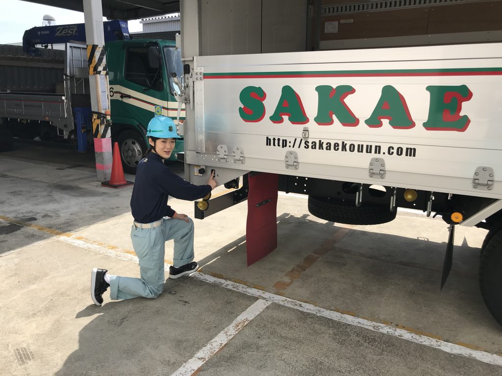 トラガール,女性ドライバー,募集,トラガール募集,女性ドライバー募集,女性,女,トラックドライバー,求人,採用,運送会社,京都