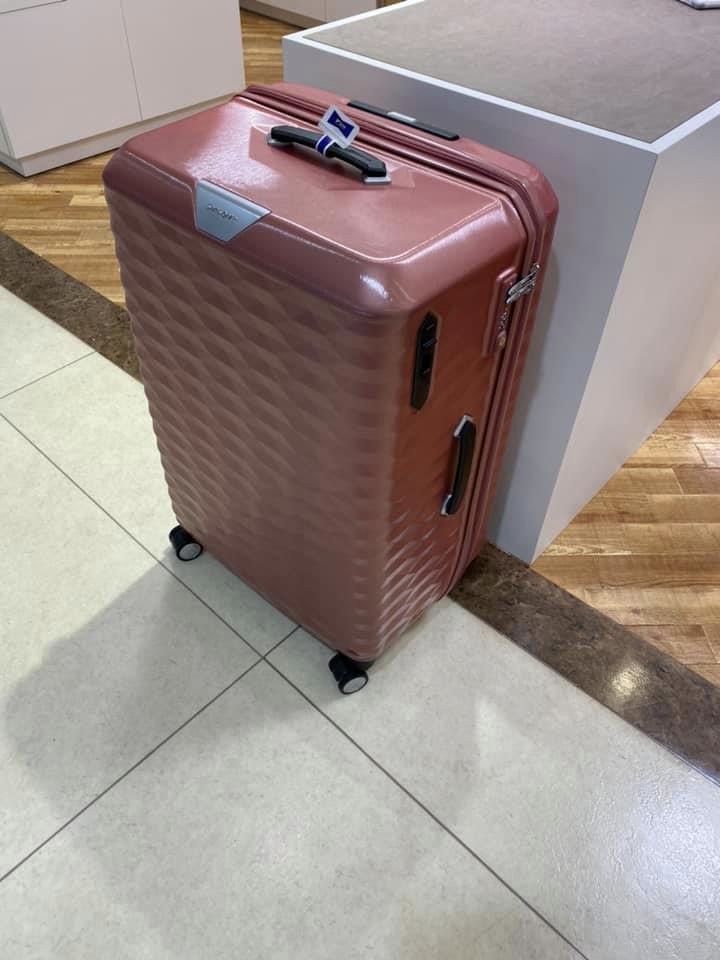 サムソナイト,Samsonite,110リットル,ピンクのスーツケース,スーツケース