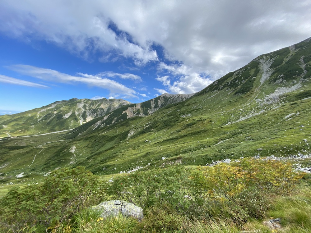 立山,たてやま,立山連峰,雄山,おやま,富山県最高地点,大汝山,おおなんじやま,富士ノ折立,ふじのおりたて,登頂,頂上,ご来光,室堂,むろどう,ミクリガ池,ミドリガ池,みくりが池温泉