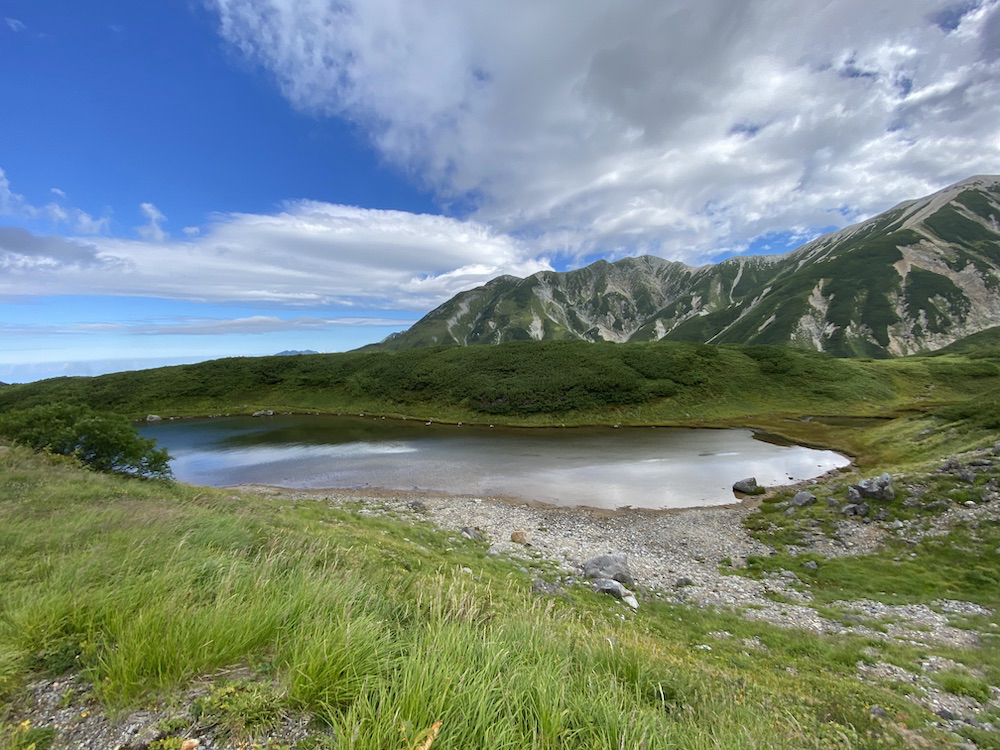 立山,たてやま,立山連峰,雄山,おやま,富山県最高地点,大汝山,おおなんじやま,富士ノ折立,ふじのおりたて,登頂,頂上,ご来光,室堂,むろどう,ミクリガ池,ミドリガ池,みくりが池温泉