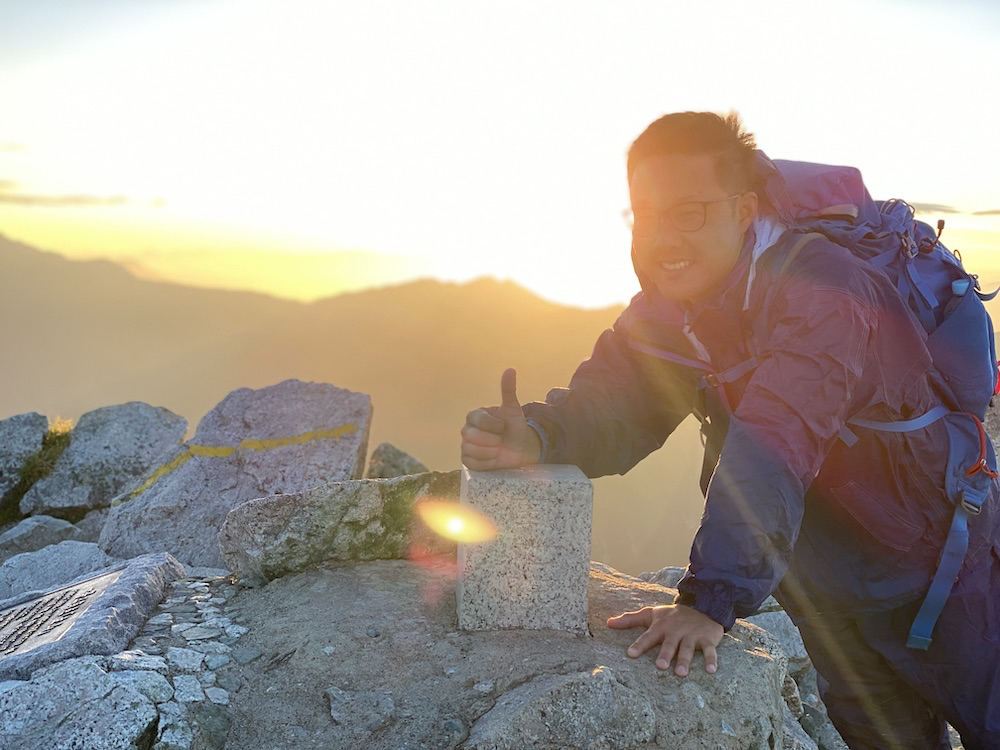 立山,たてやま,立山連峰,雄山,おやま,富山県最高地点,大汝山,おおなんじやま,富士ノ折立,ふじのおりたて,登頂,頂上,ご来光,室堂,むろどう,ミクリガ池,ミドリガ池,みくりが池温泉