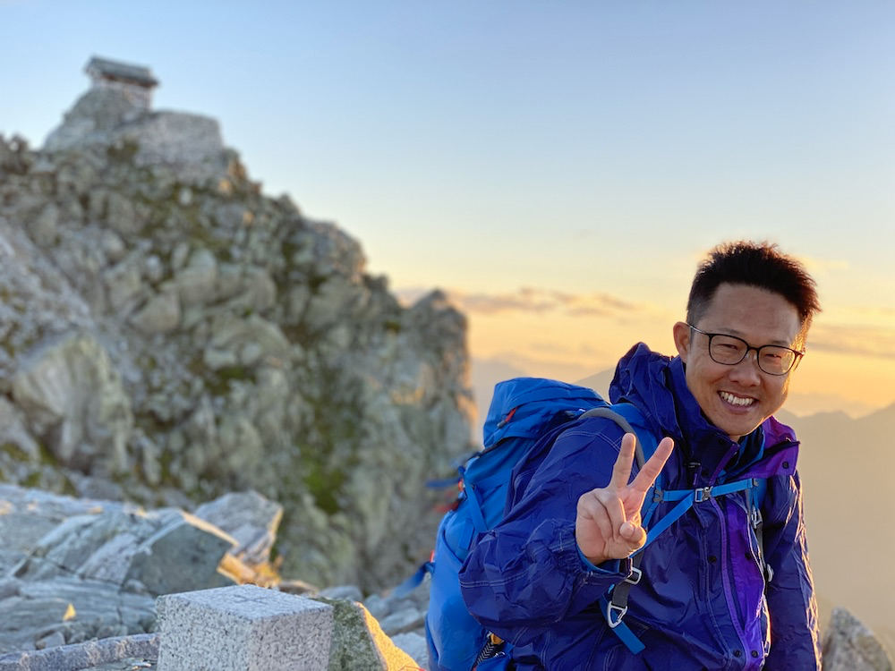 立山,たてやま,立山連峰,雄山,おやま,富山県最高地点,大汝山,おおなんじやま,富士ノ折立,ふじのおりたて,登頂,頂上,ご来光,室堂,むろどう,ミクリガ池,ミドリガ池,みくりが池温泉