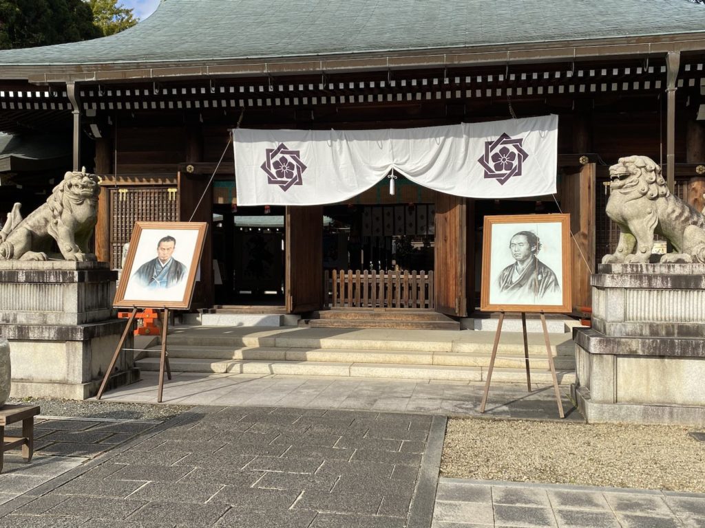京都霊山護国神社,龍馬祭,霊山墓地,坂本龍馬,中岡慎太郎,藤吉,軍鶏鍋