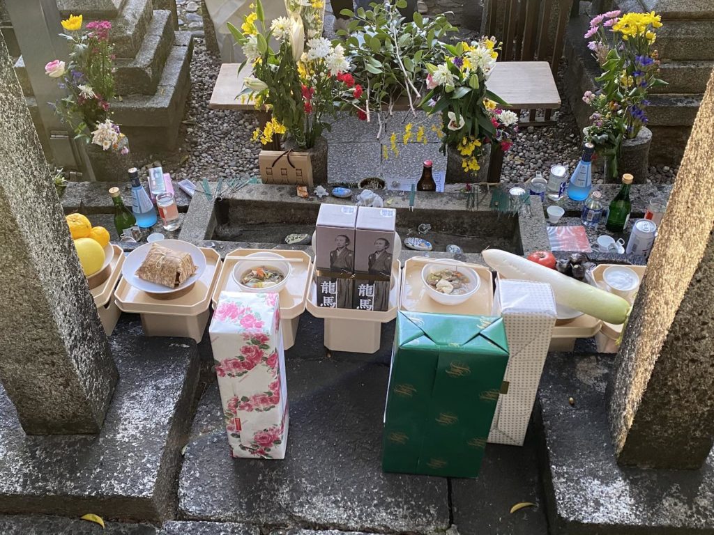 京都霊山護国神社,龍馬祭,霊山墓地,坂本龍馬,中岡慎太郎,藤吉,軍鶏鍋