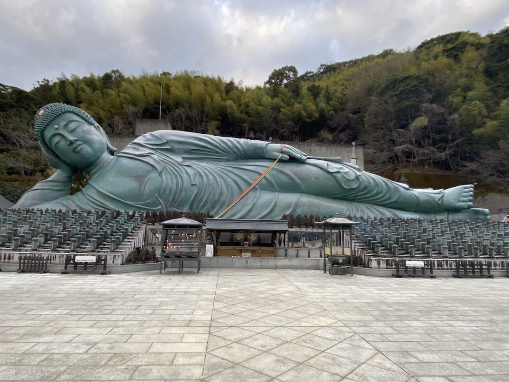 福岡県糟屋郡篠栗町,世界最大,釈迦涅槃像,涅槃像,南蔵院,高野山真言宗の別格本山,ブロンズ製