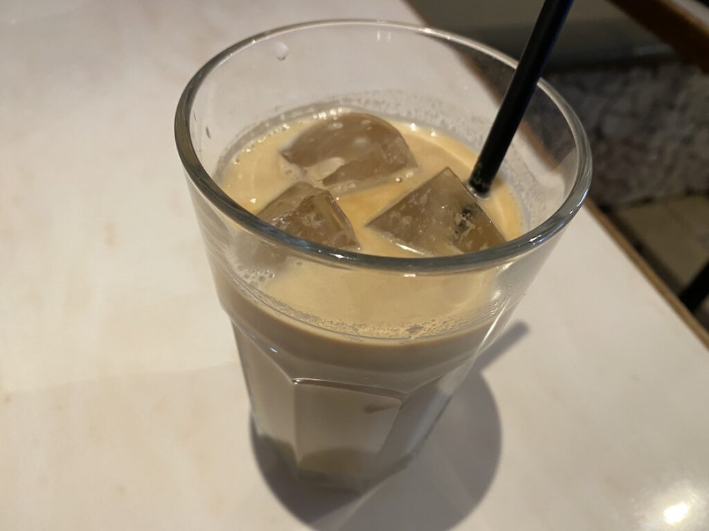 アズーリ (Pizzeria Azzurri)のカフェラテ