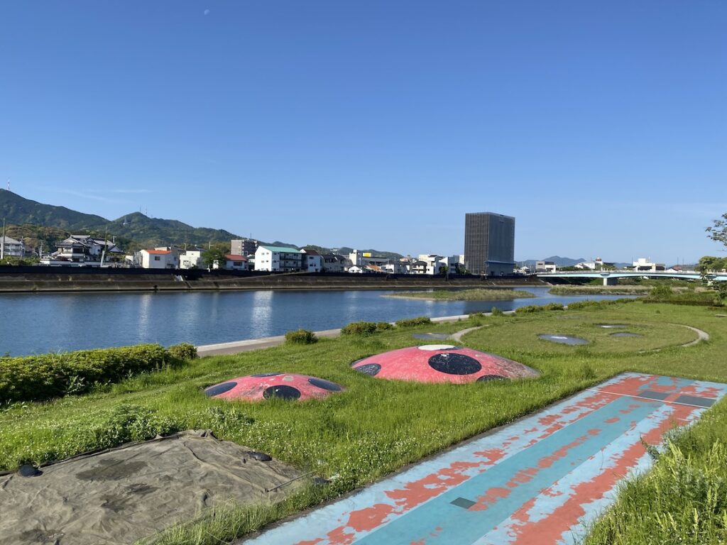 鏡川