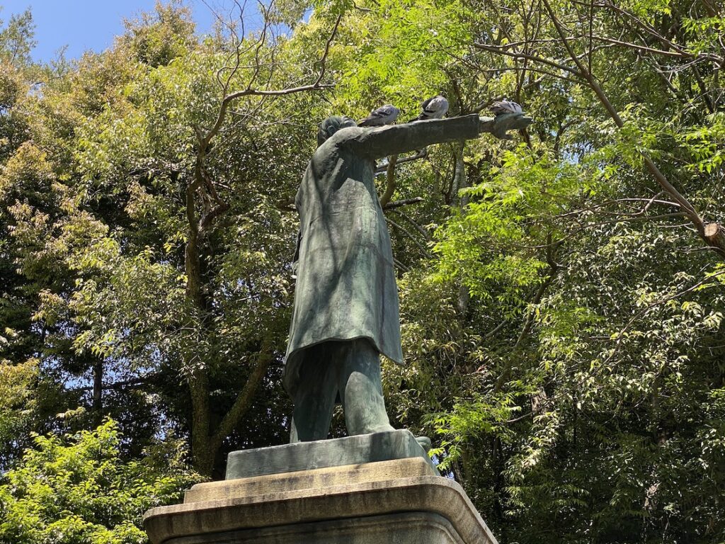 高知城の板垣退助先生像